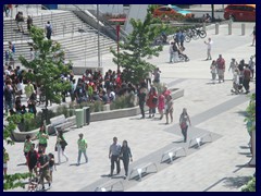 CN Tower 08 - people in line